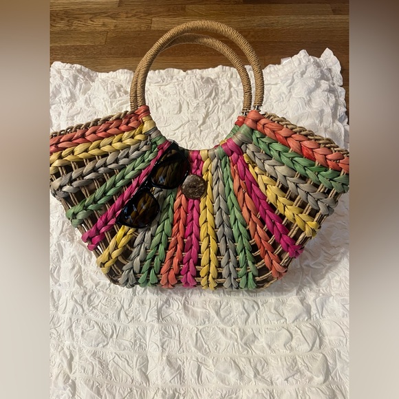 Red and Pink Woven Tote with Wooden Handles - Picture 2 of 7